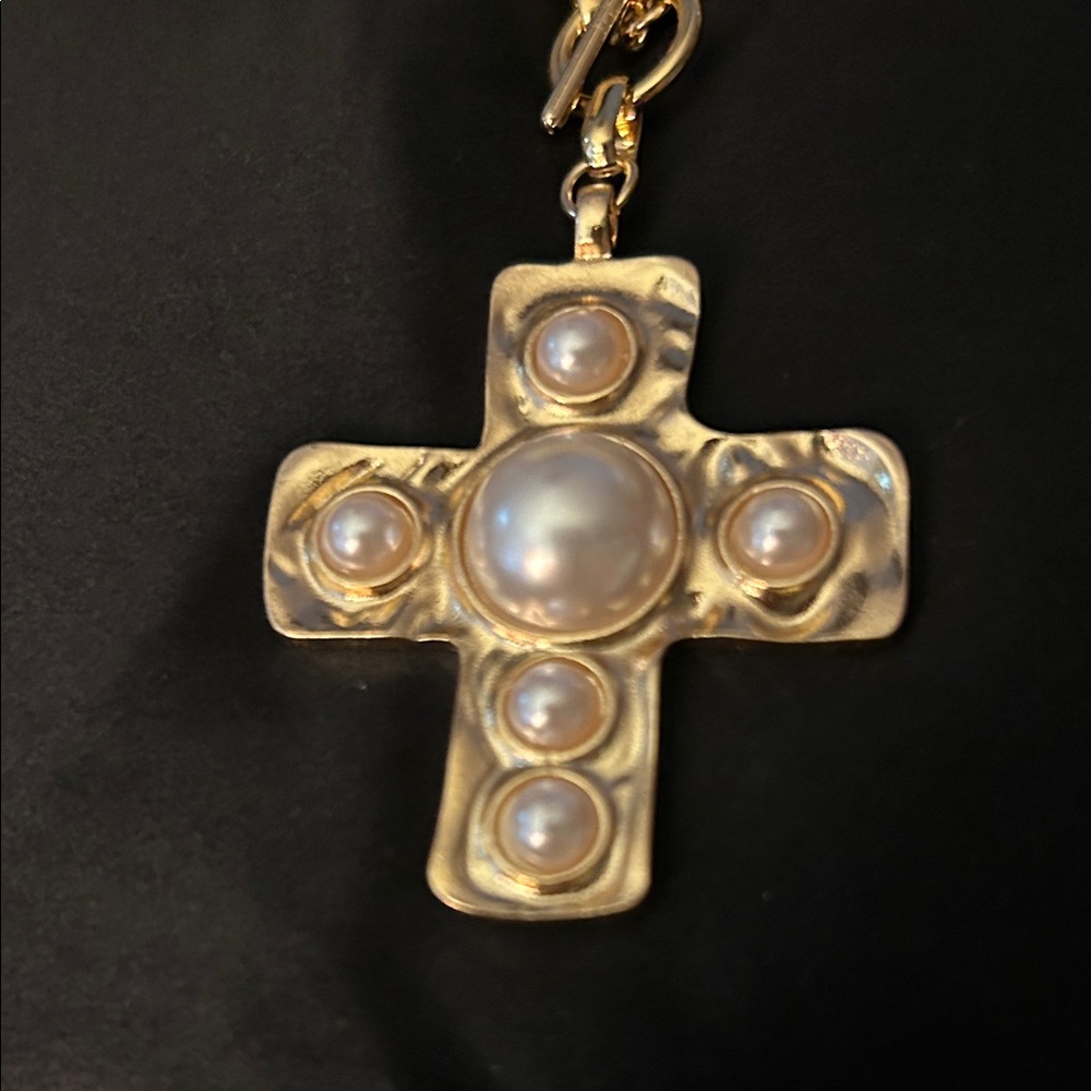 Elegant Gold and Pearl Cross Necklace NWT - Picture 2 of 8